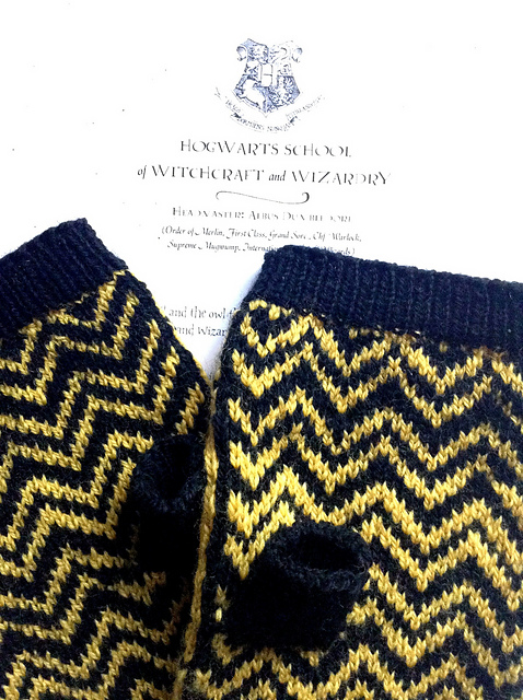 Modification Monday: Hufflepuff for Life | knittedbliss.com