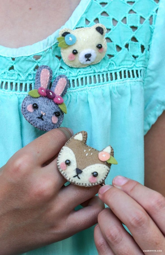 Pin Ups and Link Love: DIY Animal PIns | knittedbliss.com