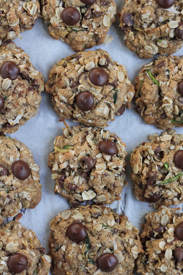 Pin Ups and Link Love: Zucchini Oatmeal Chocolate Chip Cookies | knittedbliss.com