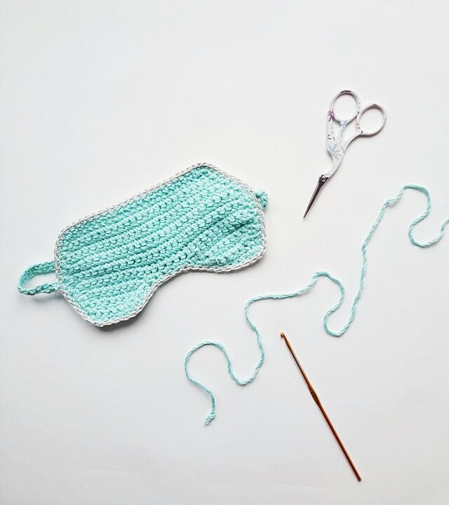 Pin Ups and Link Love: Crochet Sleep Mask | knittedbliss.com