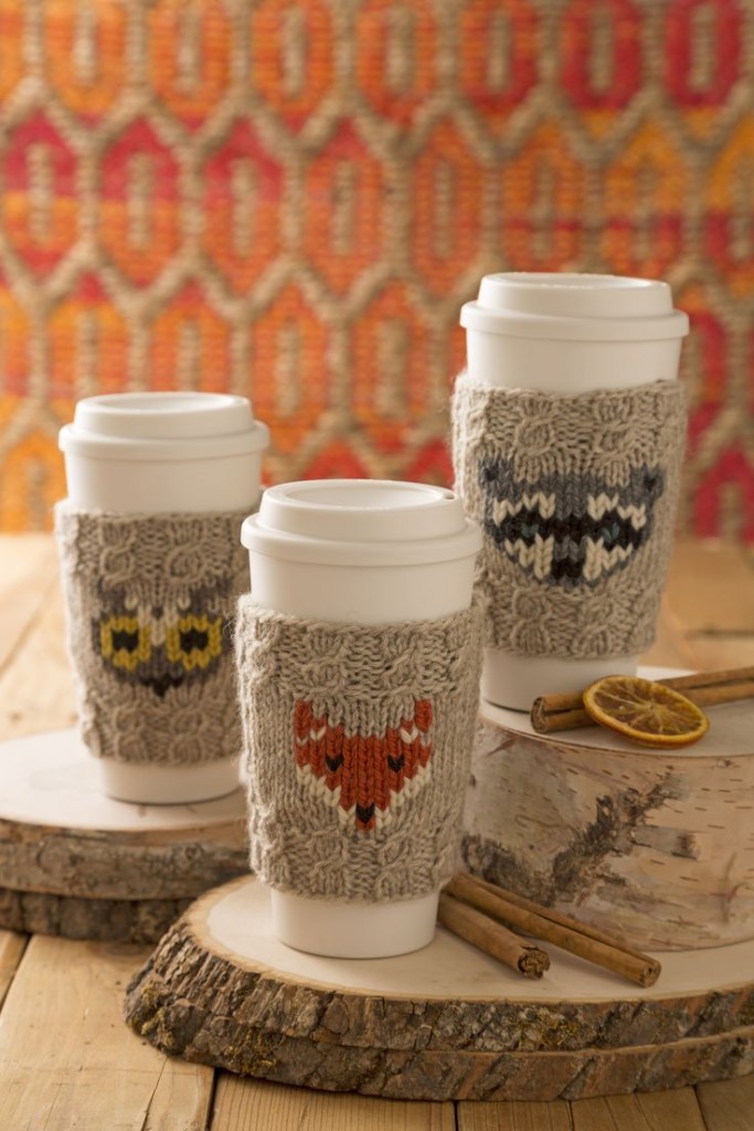 Pin Ups and Link Love: Woodland coffee sleeves | knittedbliss.com