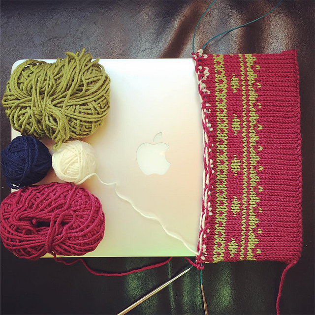 Modification Monday: MacBook Sweater | knittedbliss.com