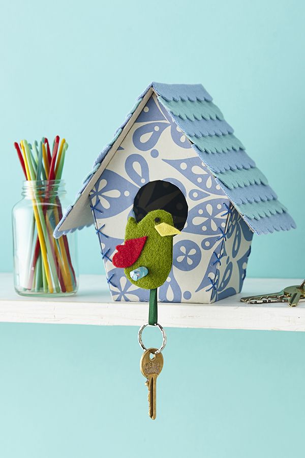 Pin Ups and Link Love: DIY Birdhouse Key holder | knittedbliss.com