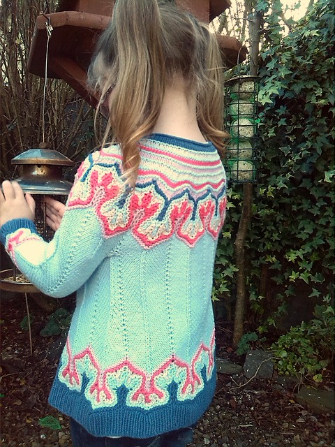 Modification Monday: Fox Paws Cardi | knittedbliss.com