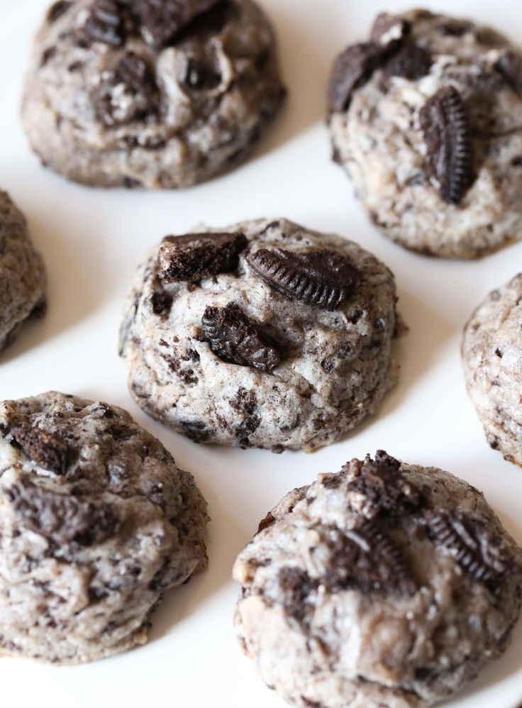 Pin Ups and Link Love: Oreo Cheesecake Cookies | knittedbliss.com