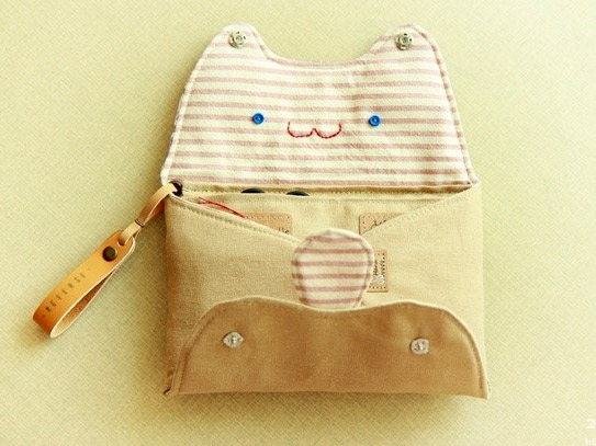 Pin Ups and Link Love: Sewing Tutorial Cat Purse| knittedbliss.com