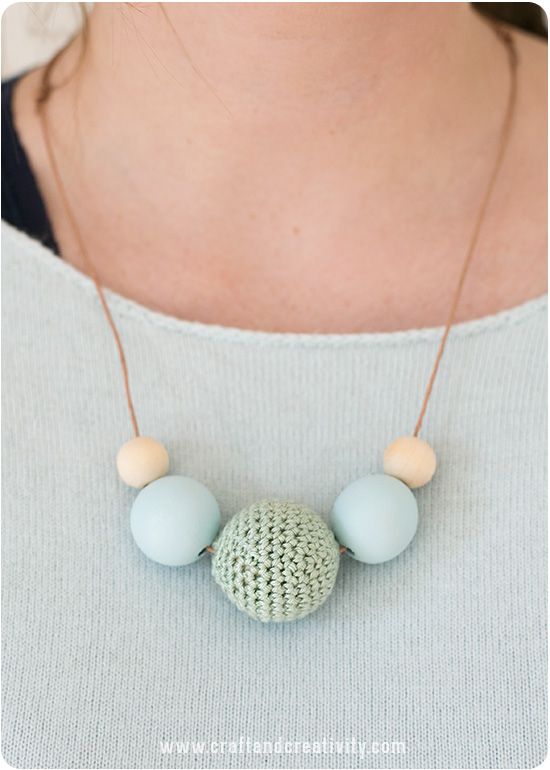 Pin Ups and Link Love: Crochet Bead Tutorial| knittedbliss.com