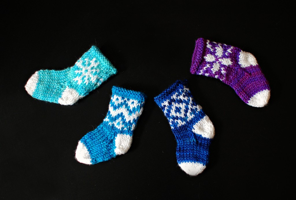 Mini Stockings | knittedbliss.com