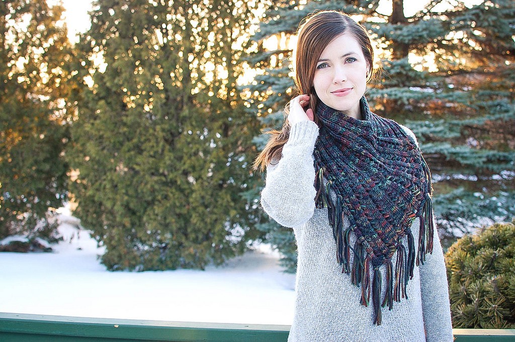 Arika Cowl | knittedbliss.com