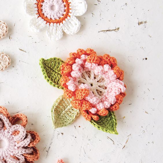 Pin Ups and Link Love: Crocheted Flowers| knittedbliss.com