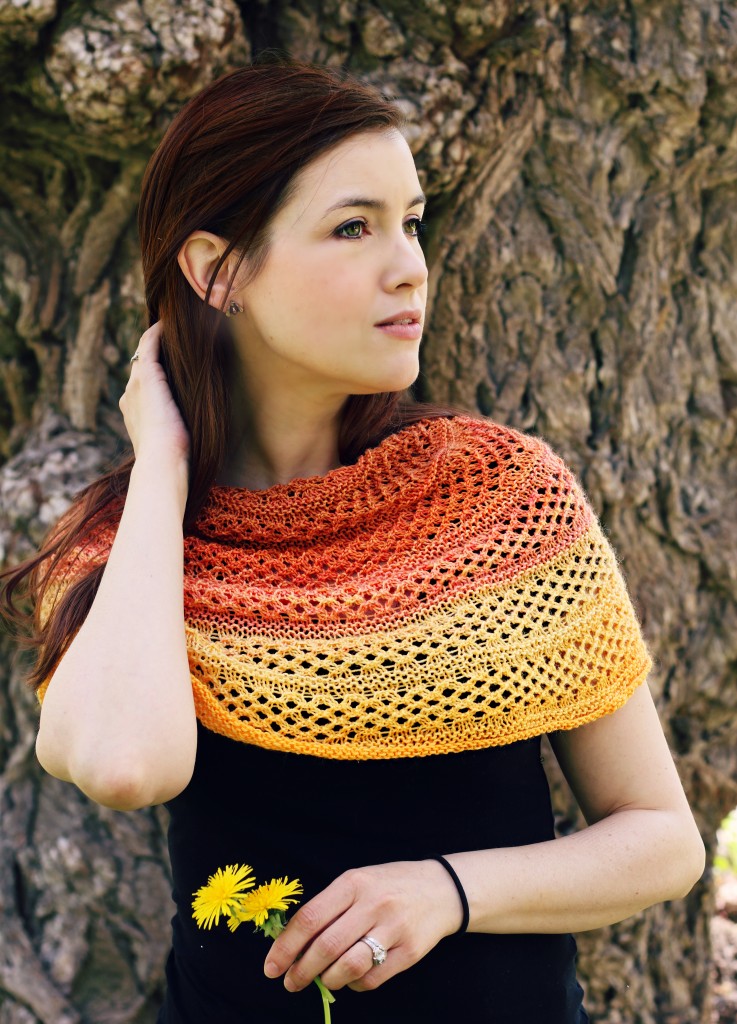 Golden Rose Cowl | knittedbliss.com