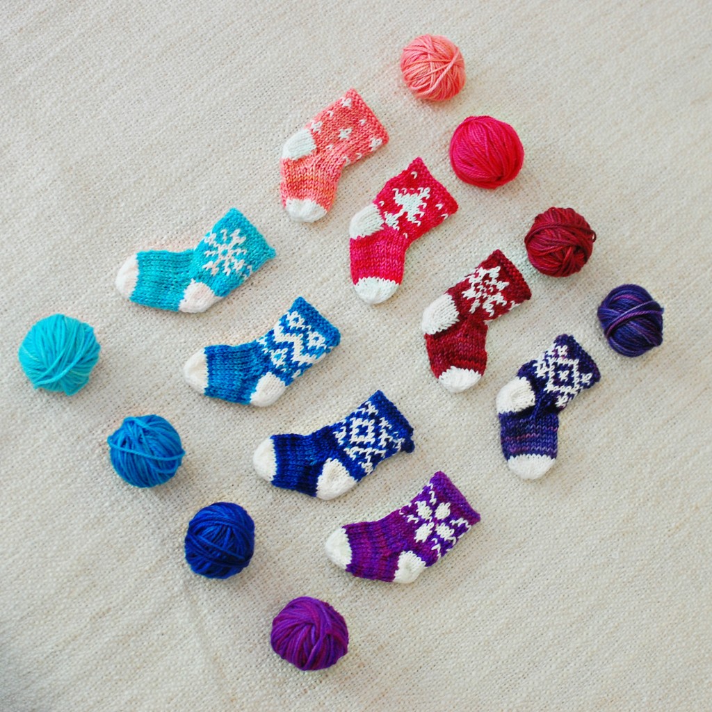 Mini Stockings | knittedbliss.com