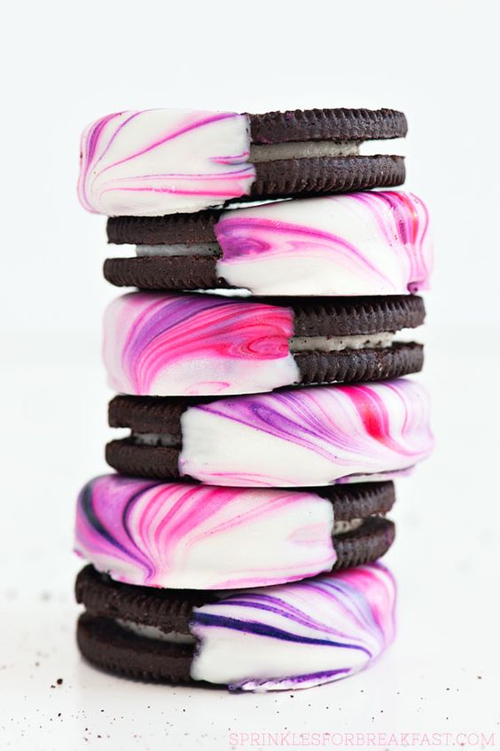 Pin Ups and Link Love: Marbled Oreos | knittedbliss.com