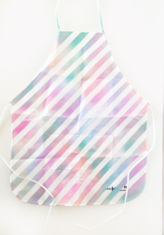 Pin ups and Link Love: Apron DIY | knittedbliss.com