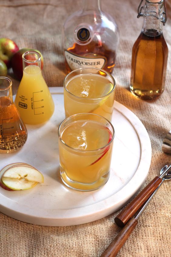 Pin Ups and Link Love | Brandy Apple Cocktail | knittedbliss.com