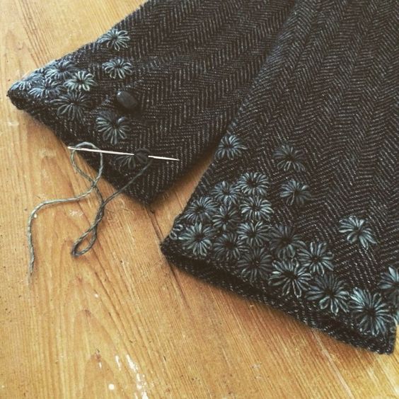 Pin Ups and Link Love | Yarn Embroidery | knittedbliss.com