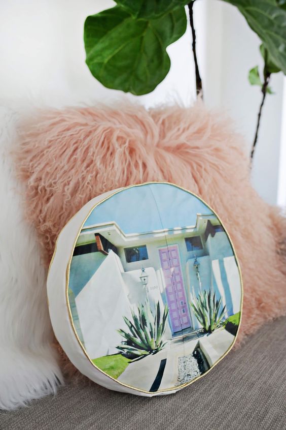 Pin Ups and Link Love: Photo Pilloe| knittedbliss.com