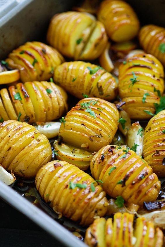 Pin Ups and Link Love: Lemon Herb Potatoes | knittedbliss.com