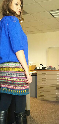 Modification Monday: Stashbuster Fair Isle Skirt | knittedbliss.com