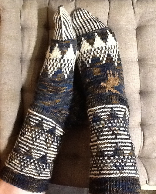 Modification Monday: Rebus Socks | knittedbliss.com